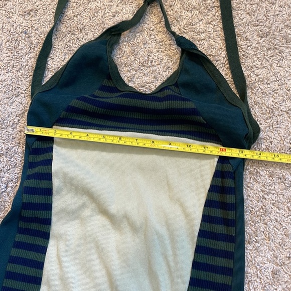 The open project Open Back Panel Halter Dress - Green - Picture 13 of 16